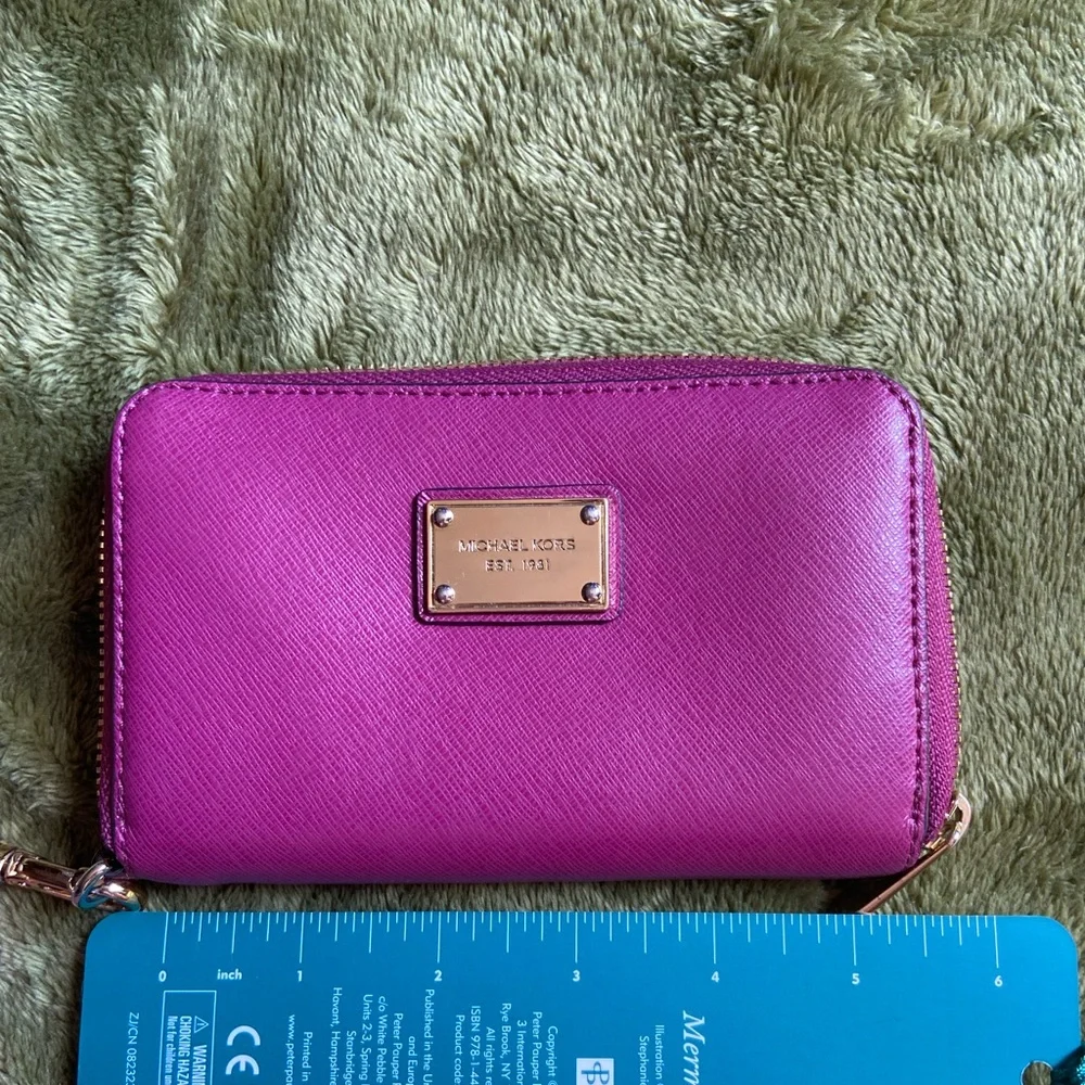 Michael Kors Wallet Wristlet - Picture 5 of 5